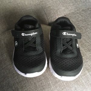 Infant Champion sneakers
